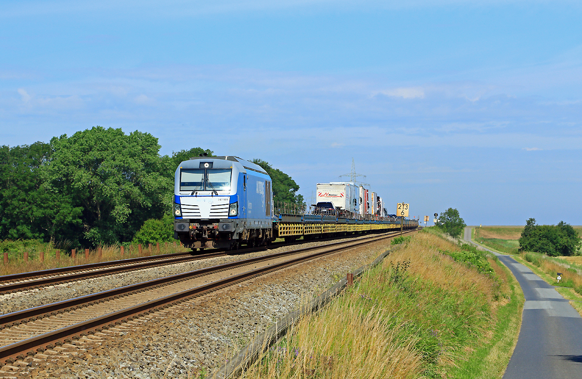 Blauer Autozug