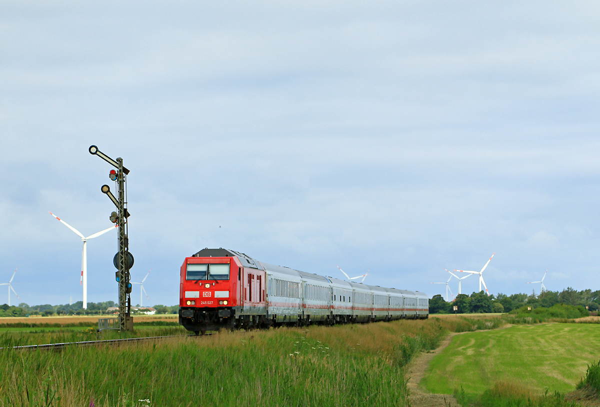 IC 2311 in Lehnshallig